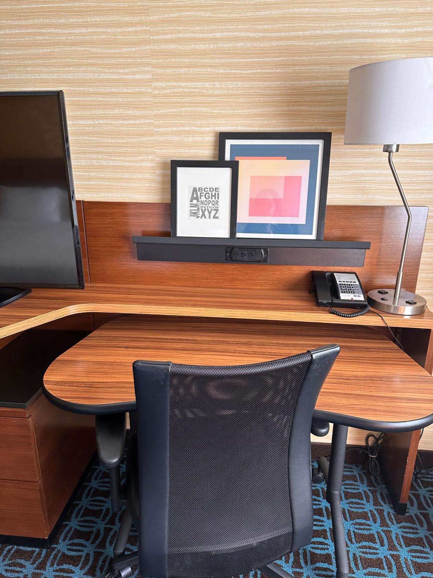 Fairfield & Hotel 3*