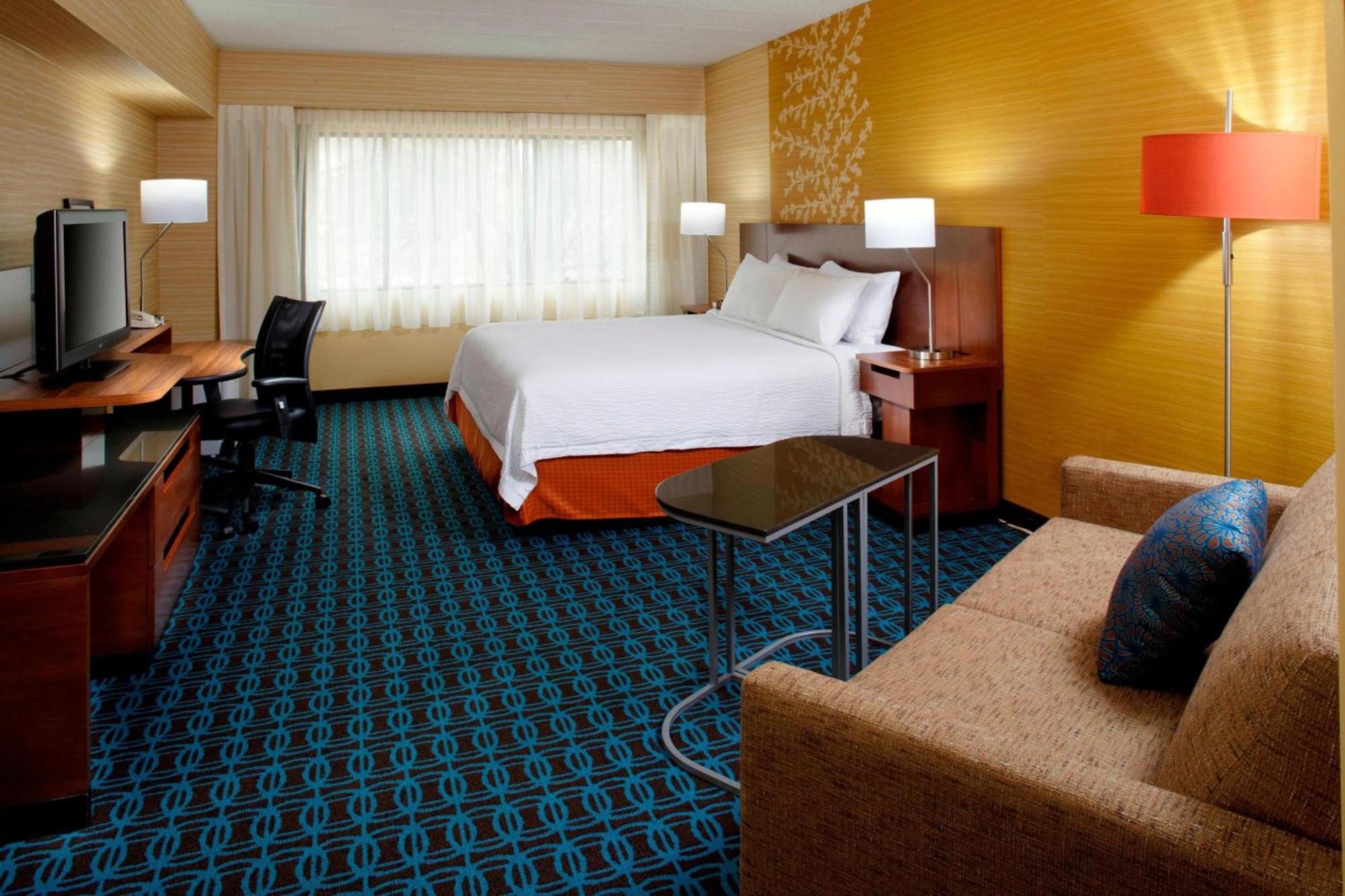 Fairfield & Hotel 3*